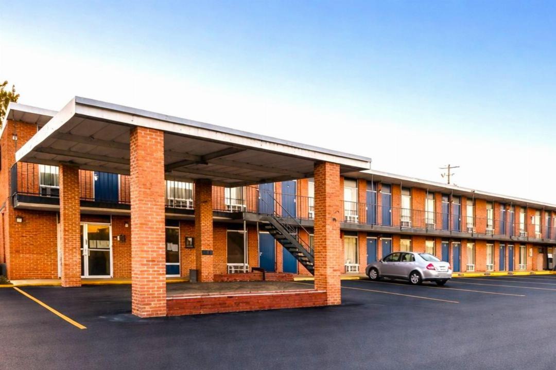 OYO Express Inn 7/12