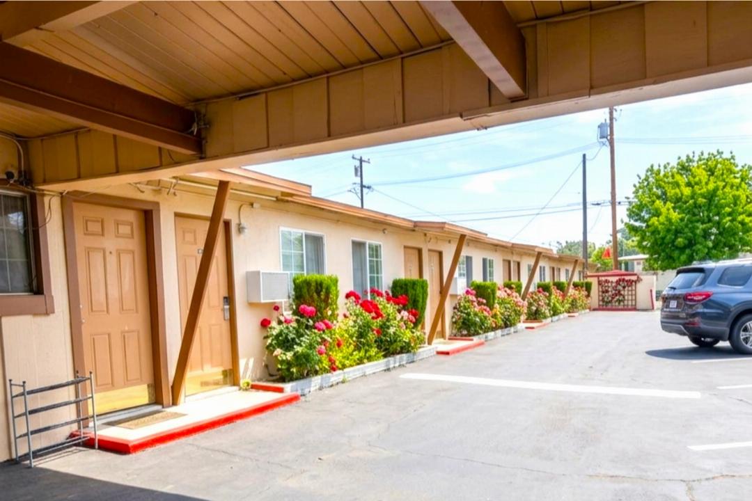 Santa Fe Motel Tehachapi by Hotel O in Tehachapi - CA