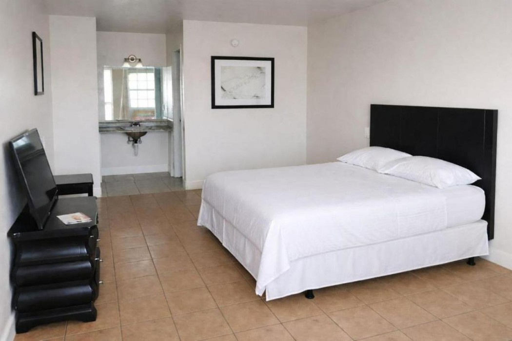 Siesta Motor Inn Kissimmee Near Disney World 7/14