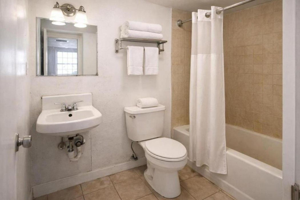 Siesta Motor Inn Kissimmee Near Disney World 8/14