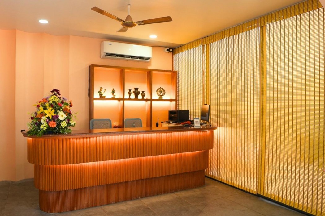 Foxoso Aaristo Baga Beach Resort 11/48