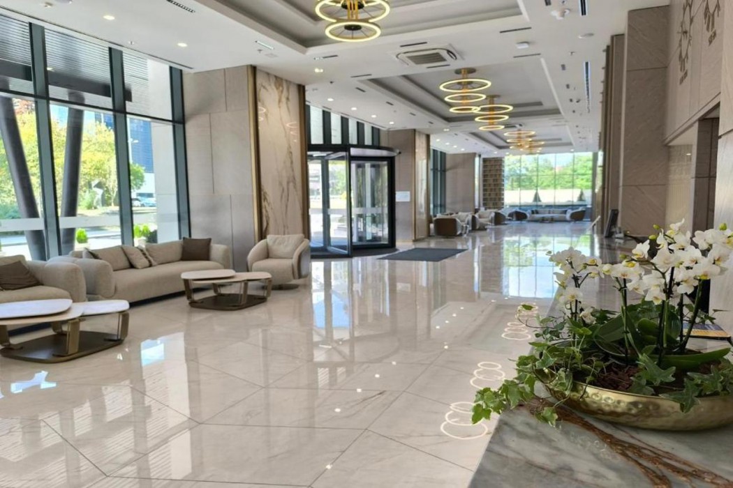 East Plaza Hotel 6/40