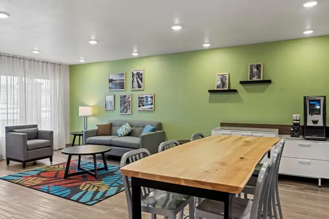 WoodSpring Suites Loves Park - Rockford 15/30