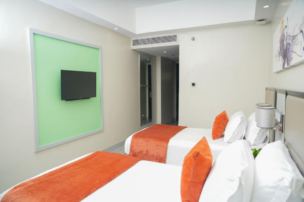 MCollection - Stay Across NAIA Terminal 3 in Newport City 13/30