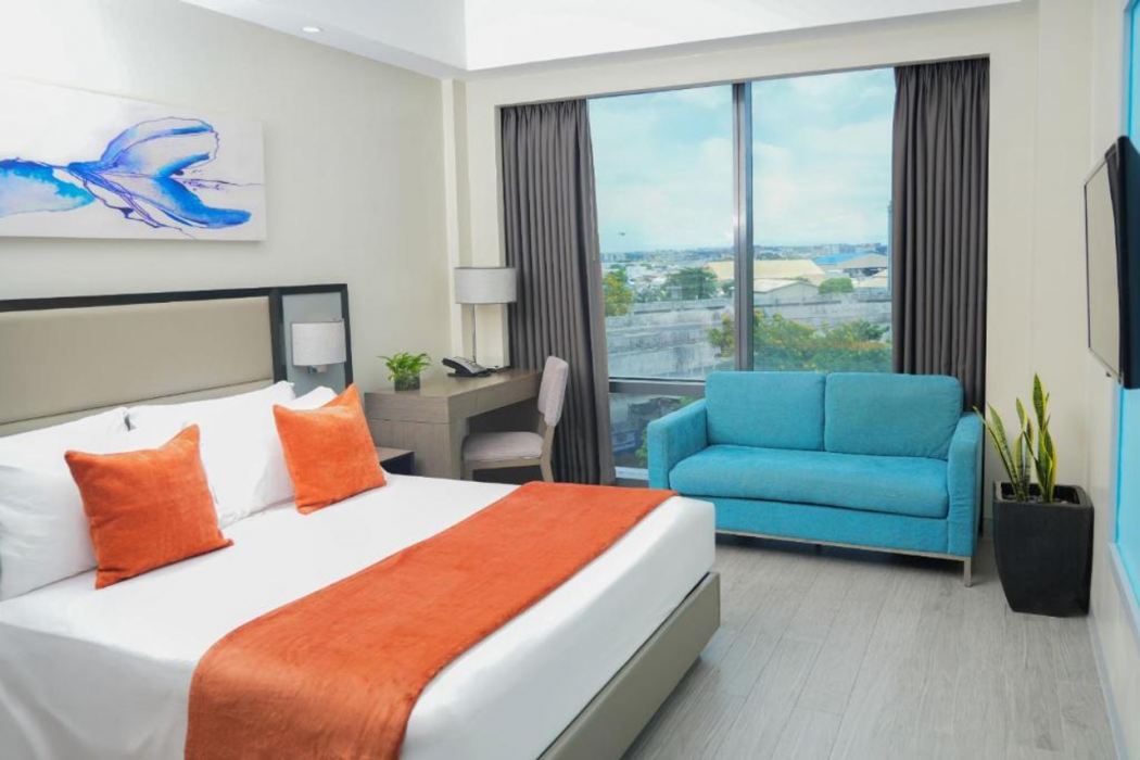 MCollection - Stay Across NAIA Terminal 3 in Newport City 14/30
