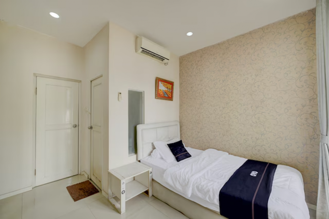 Hotel O near RS Fatmawati formerly White House 13/24