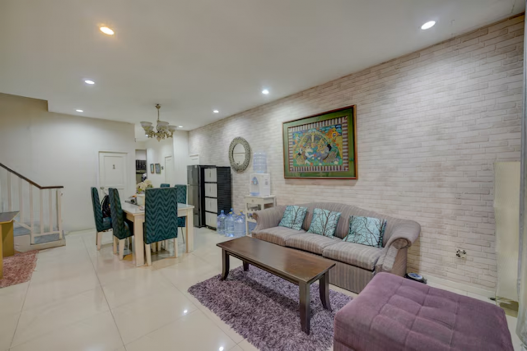 Hotel O near RS Fatmawati formerly White House 6/24