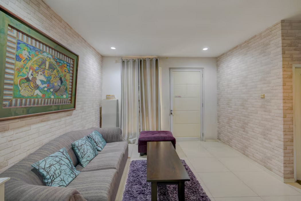 Hotel O near RS Fatmawati formerly White House 24/24