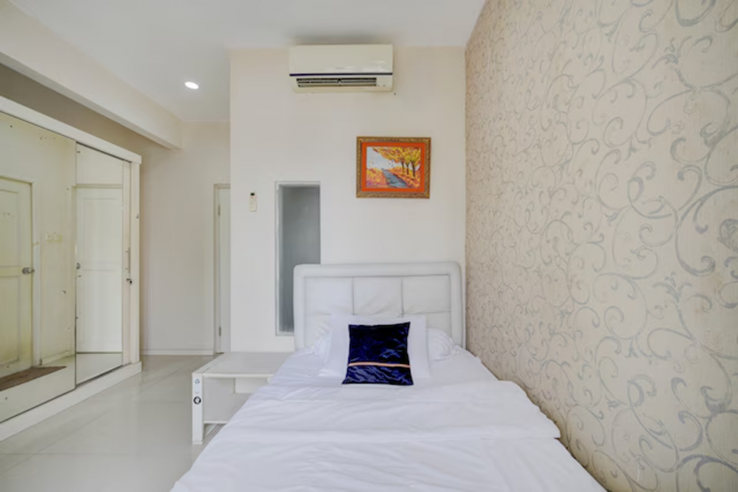 Hotel O near RS Fatmawati formerly White House 16/24