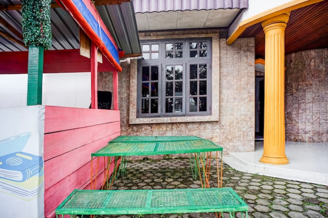 Hotel O near Ring Road City Walks formerly Graha Aisyah 23/23