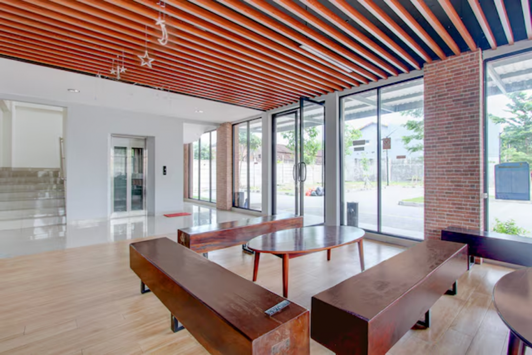 Townhouse Oak near The Park Mall Solo formerly D’Nawasena Guest House 29/30