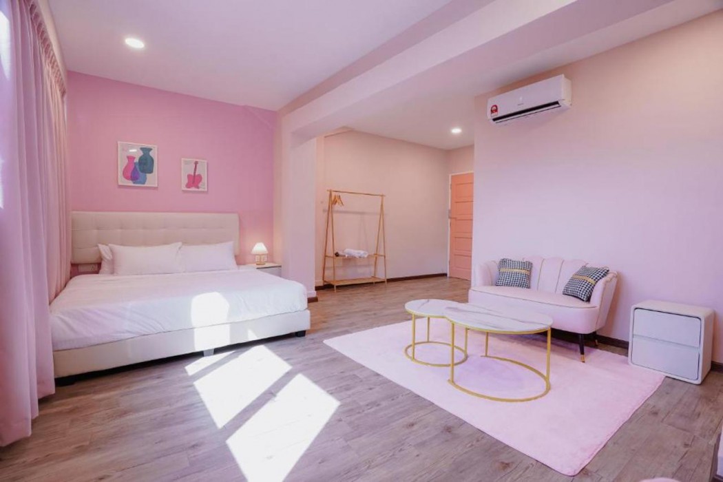 Palette Pink Cabana George Town 15/21