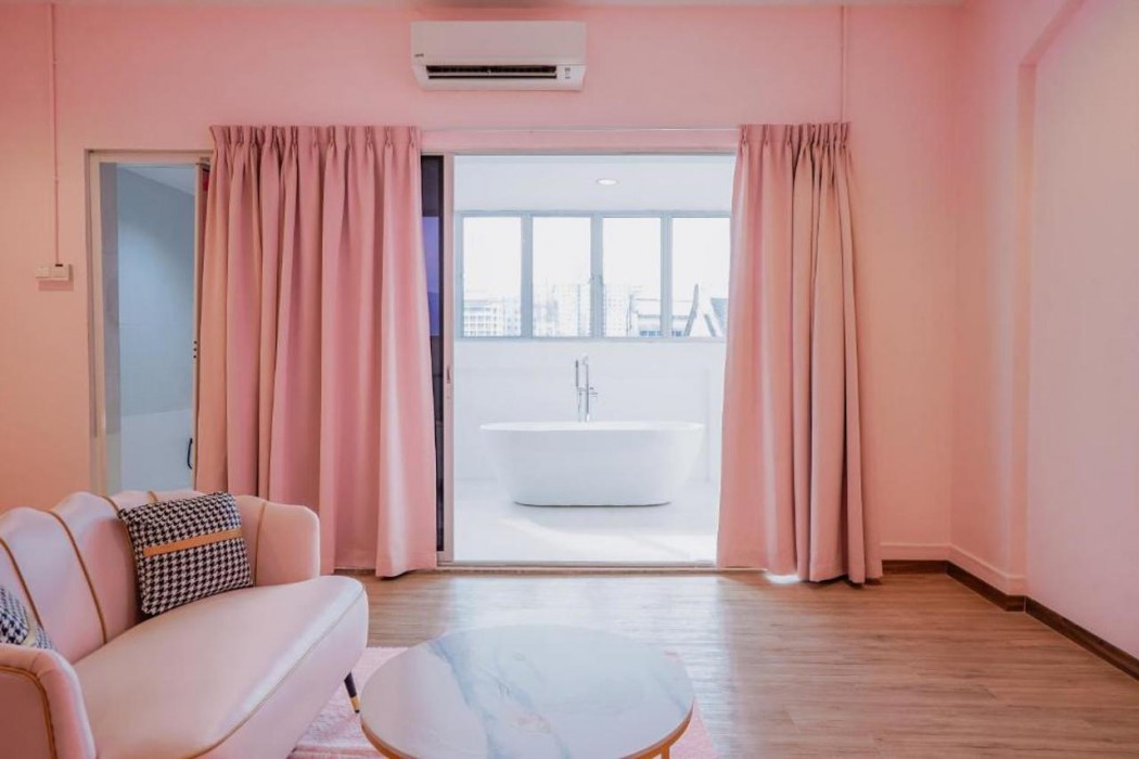 Palette Pink Cabana George Town 10/21