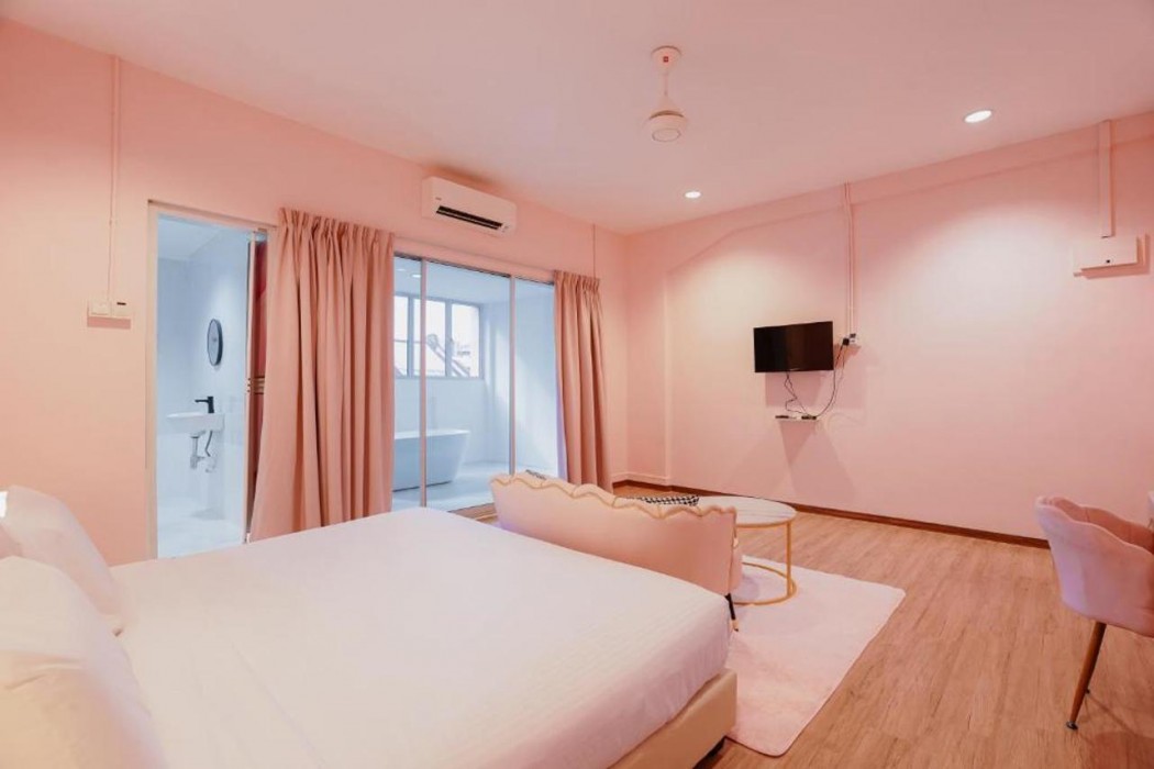 Palette Pink Cabana George Town 6/21