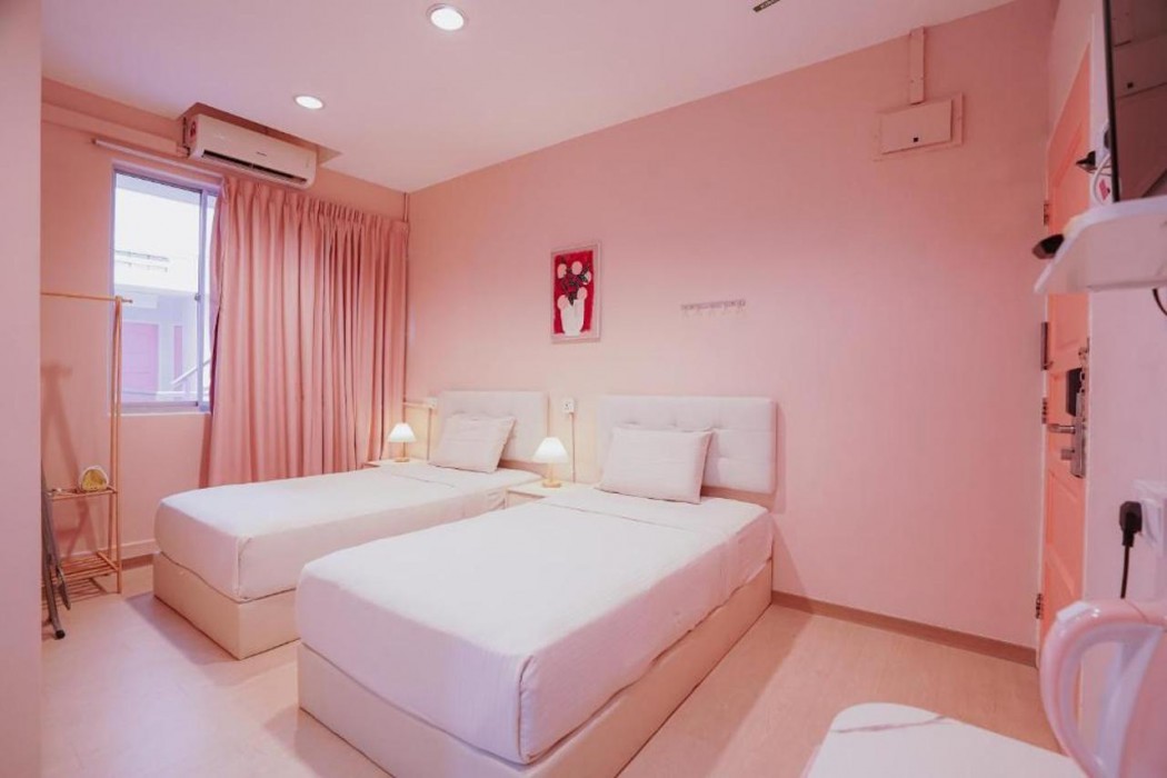 Palette Pink Cabana George Town 14/21