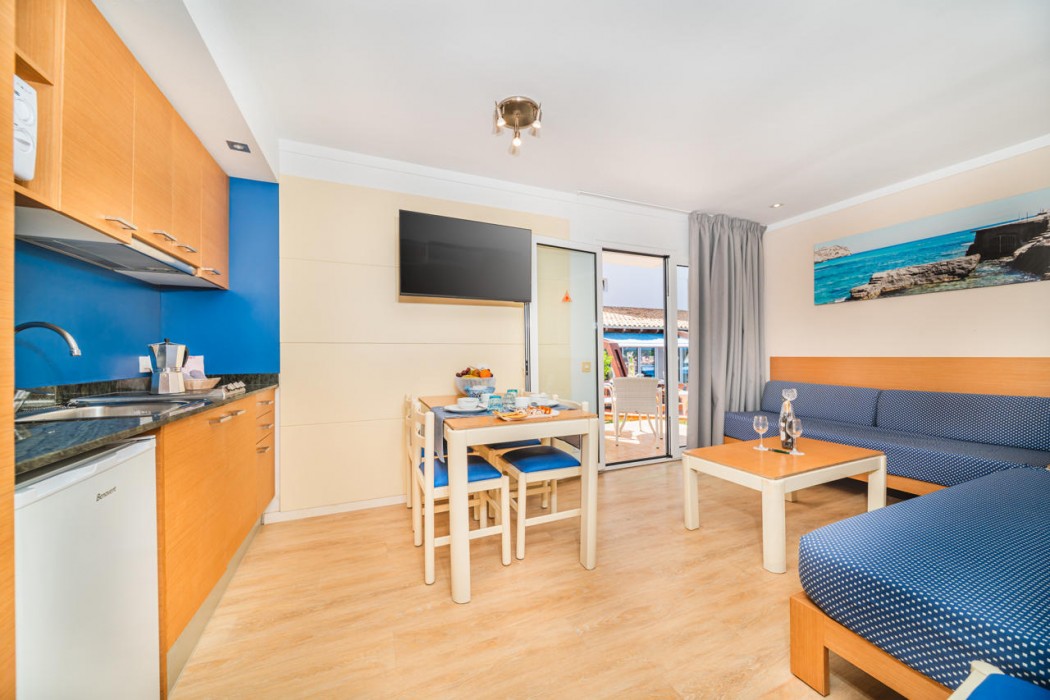 Aparthotel Flora 8/63