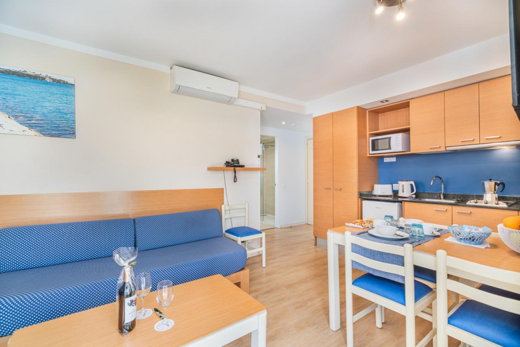 Aparthotel Flora 13/63
