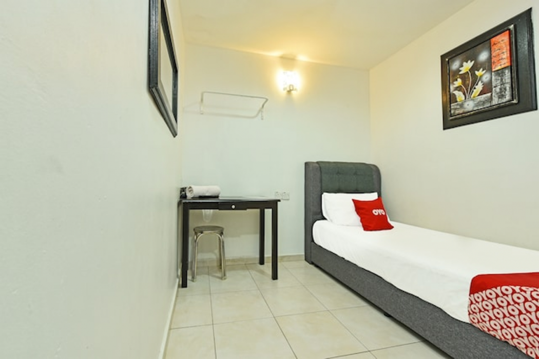Hotel O Gemilang 10/25