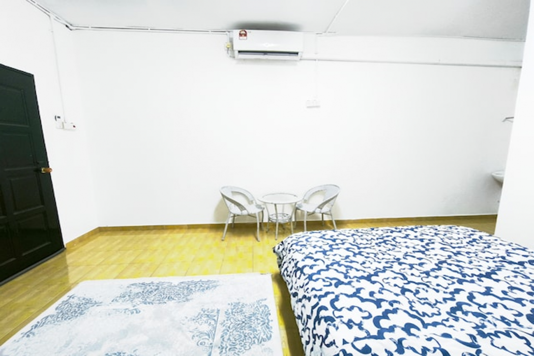 Room at OYO 91244 Aufa Chalet, KUALA TERENGGANU