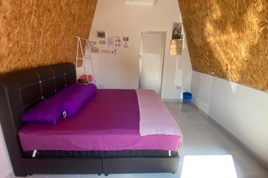Room at Capital O 91286 Habibi Chalet, Kota Sarang Semut