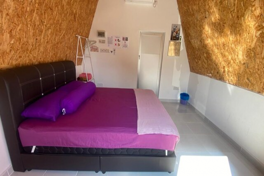 Room at Capital O 91286 Habibi Chalet, Kota Sarang Semut