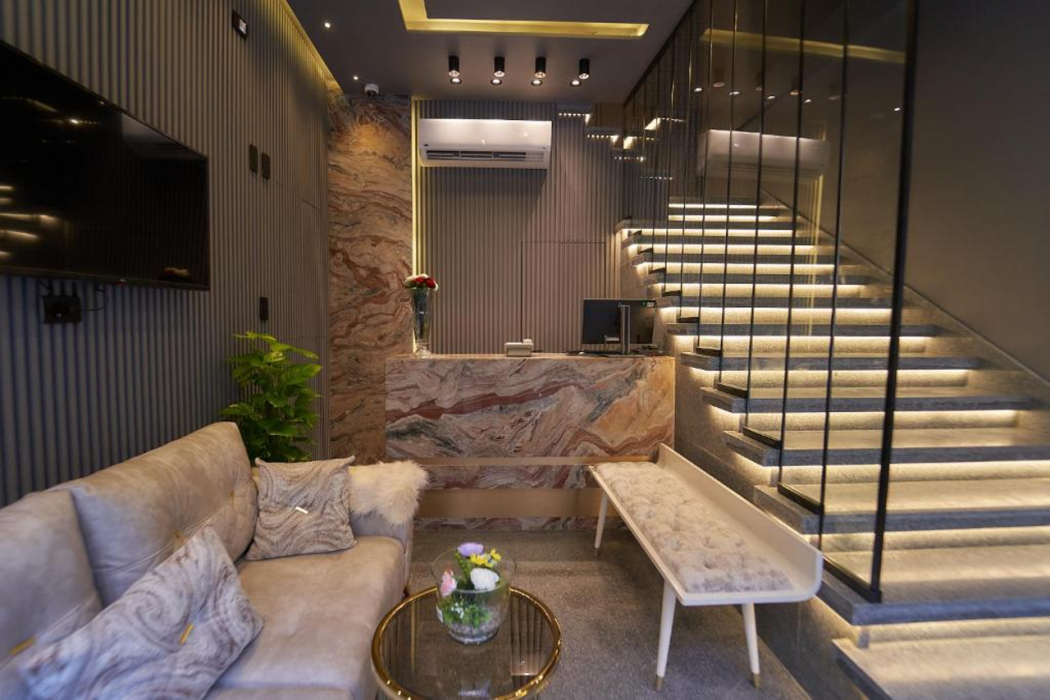 Lobby at Gold’s Pyramids Hotel, GIZA