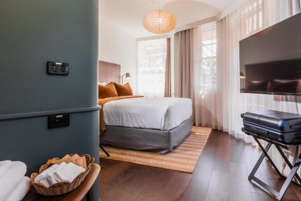 Room at Kurrajong Hotel Sydney, SYDNEY