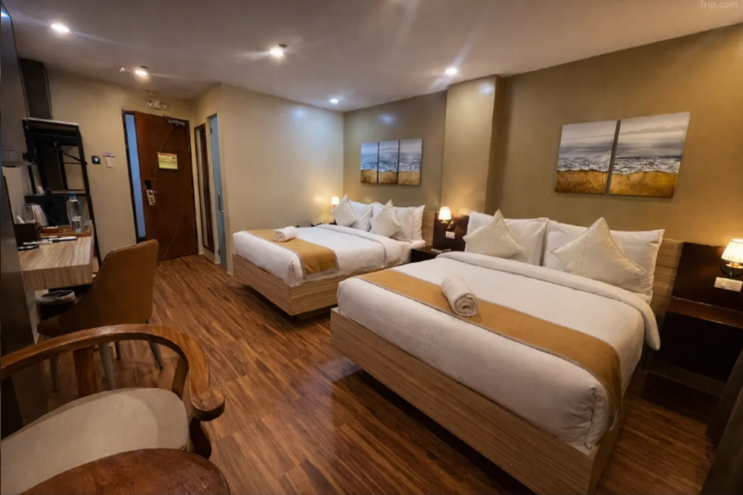 Hollywood Hotel Puerto Princesa 18/66