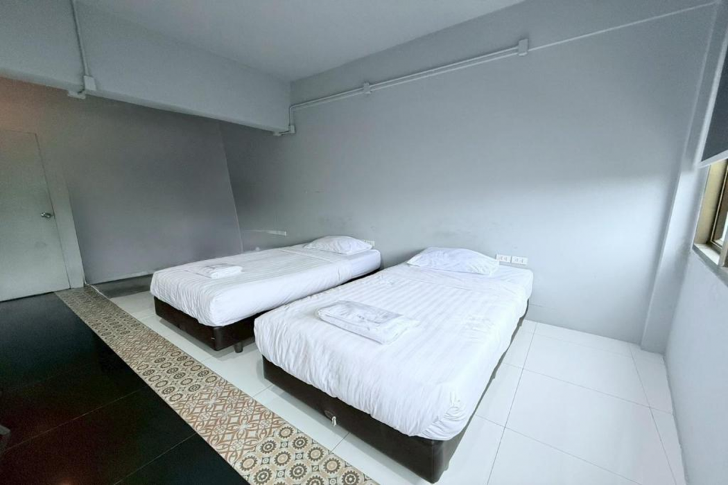 OYO 75465 Lucky Hostel (Huai Khwang) 8/30