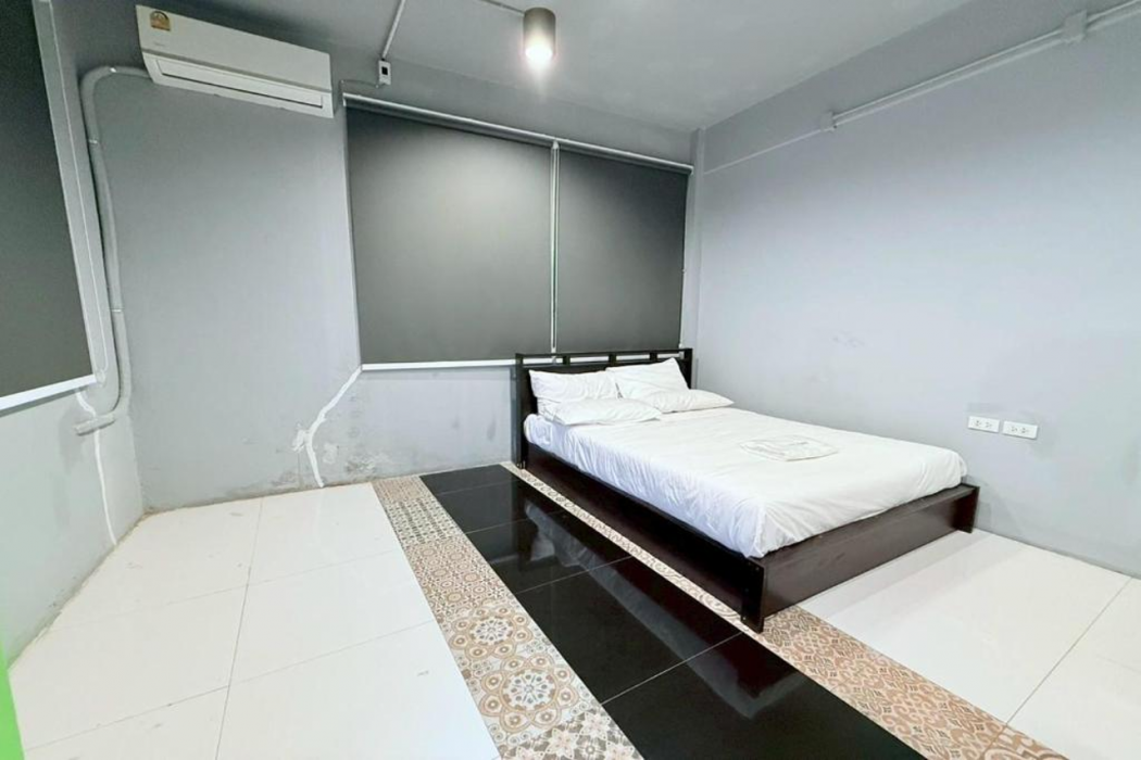 OYO 75465 Lucky Hostel (Huai Khwang) 7/30