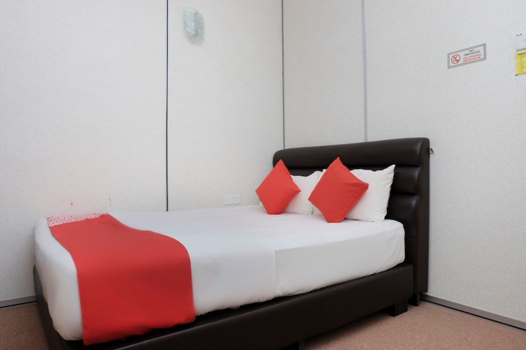 OYO 90180 Gemilang Hotel Kerteh 9/29