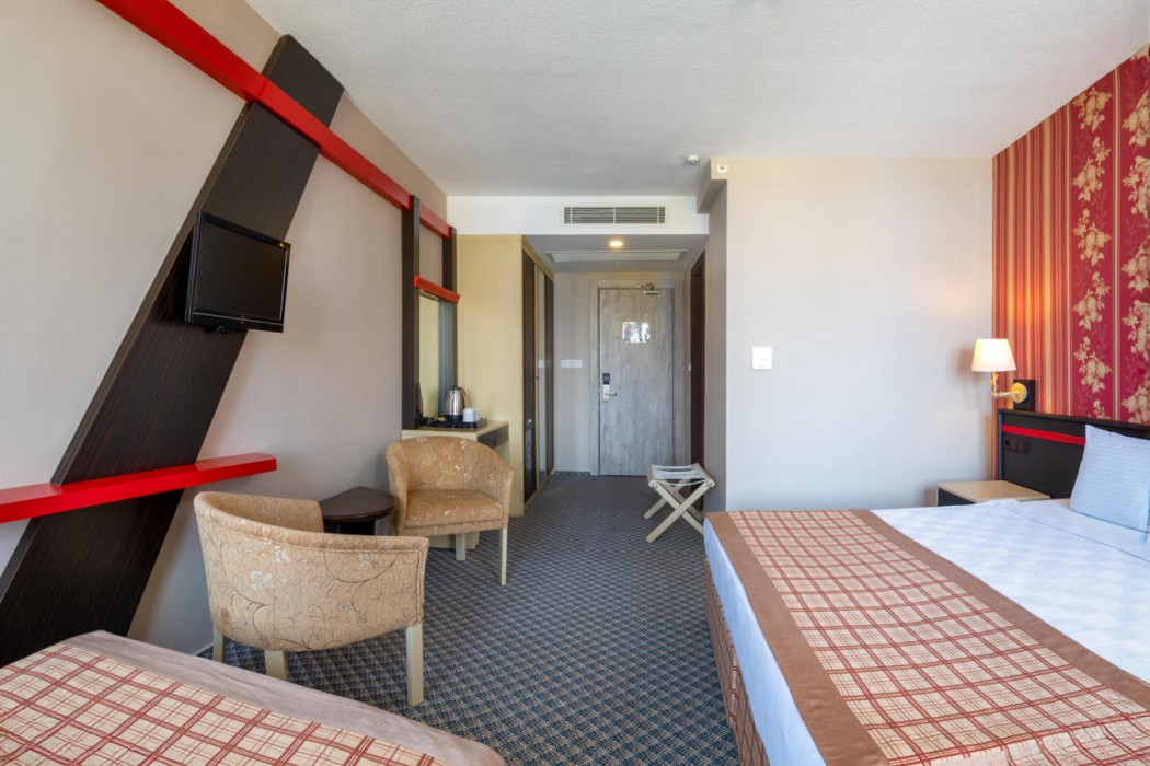 Senza Sunset Beach Hotel 36/87