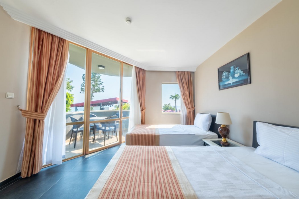 Senza Sunset Beach Hotel 26/87