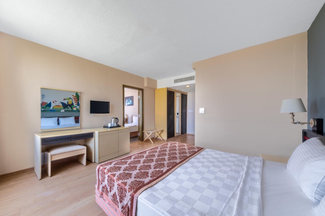 Senza Sunset Beach Hotel 27/87