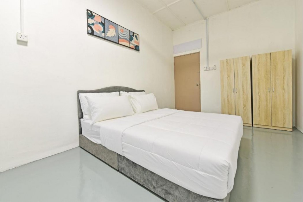 Hotel O S Homestay 7/29
