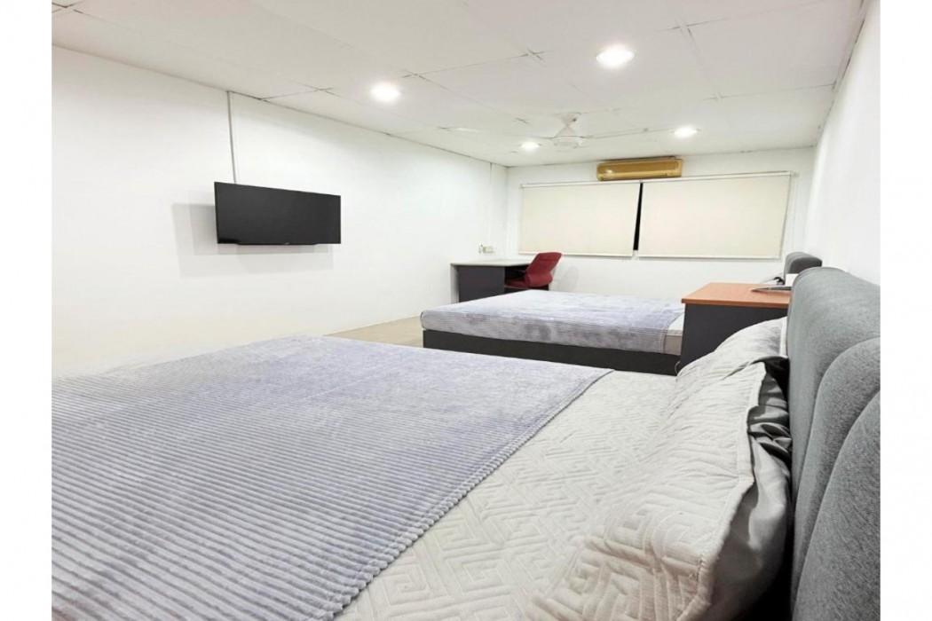 Hotel O S Homestay Premium 9/14