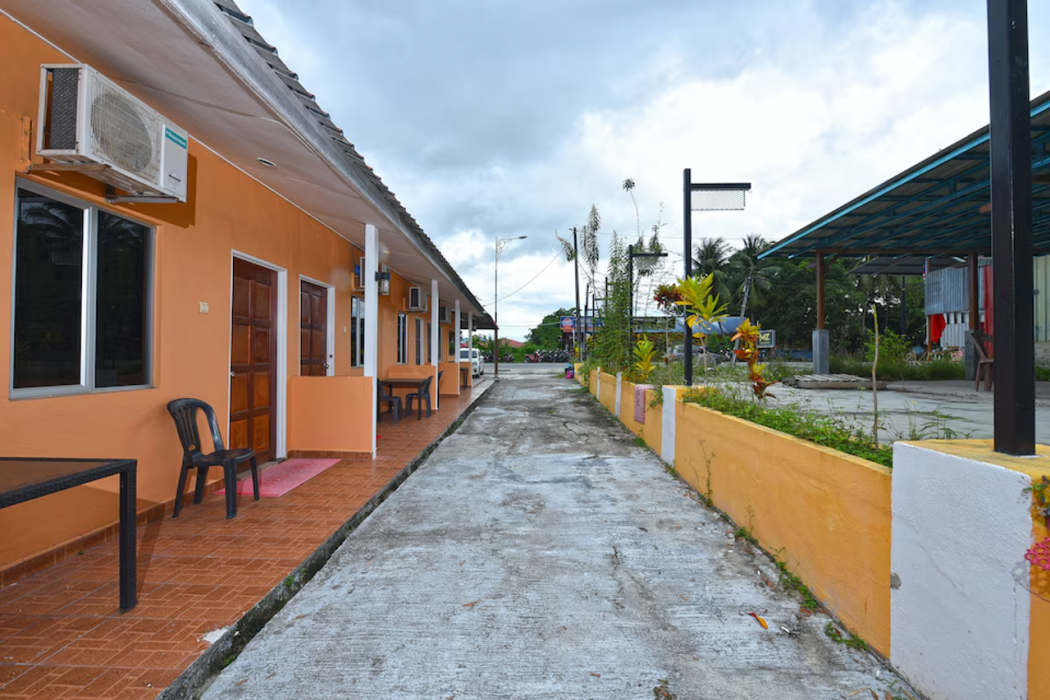 Hotel O Awan Biru Motel 26/33