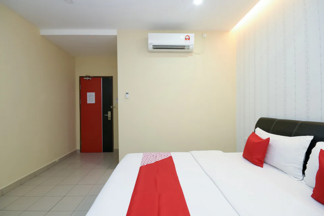 Hotel O Ys Inn 13/26