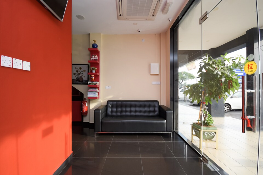 Hotel O Ys Inn 23/26