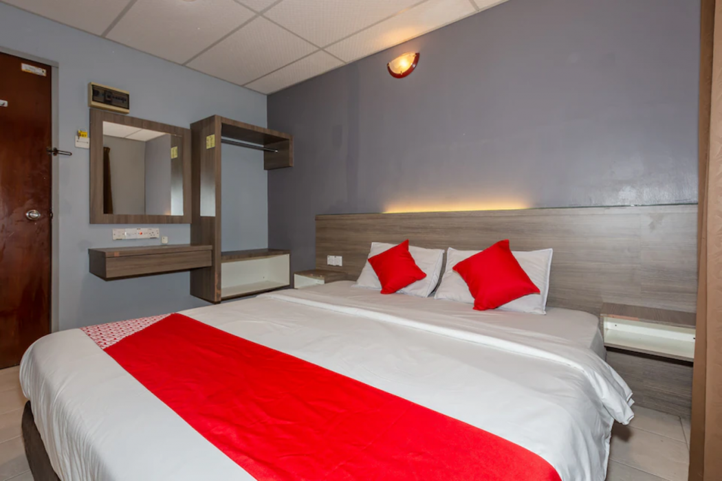 OYO 91258 Qish Hotel Banda Kaba 7/9