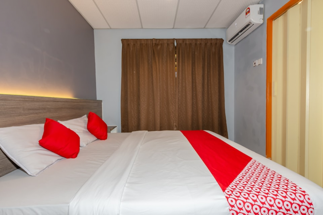 Room at OYO 91258 Qish Hotel Banda Kaba, MALACCA CITY