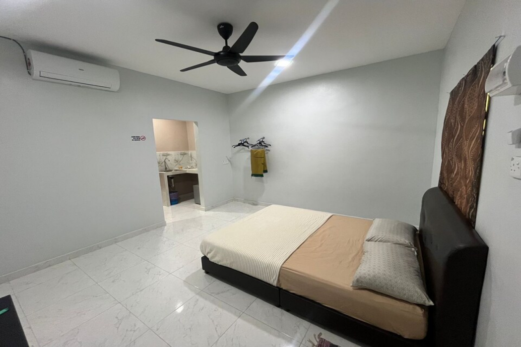 OYO 91220 D Inai Roomstay 7/8