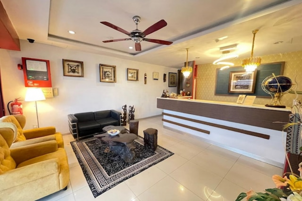 Lobby at Hotel O M Three Hotel, SITIAWAN