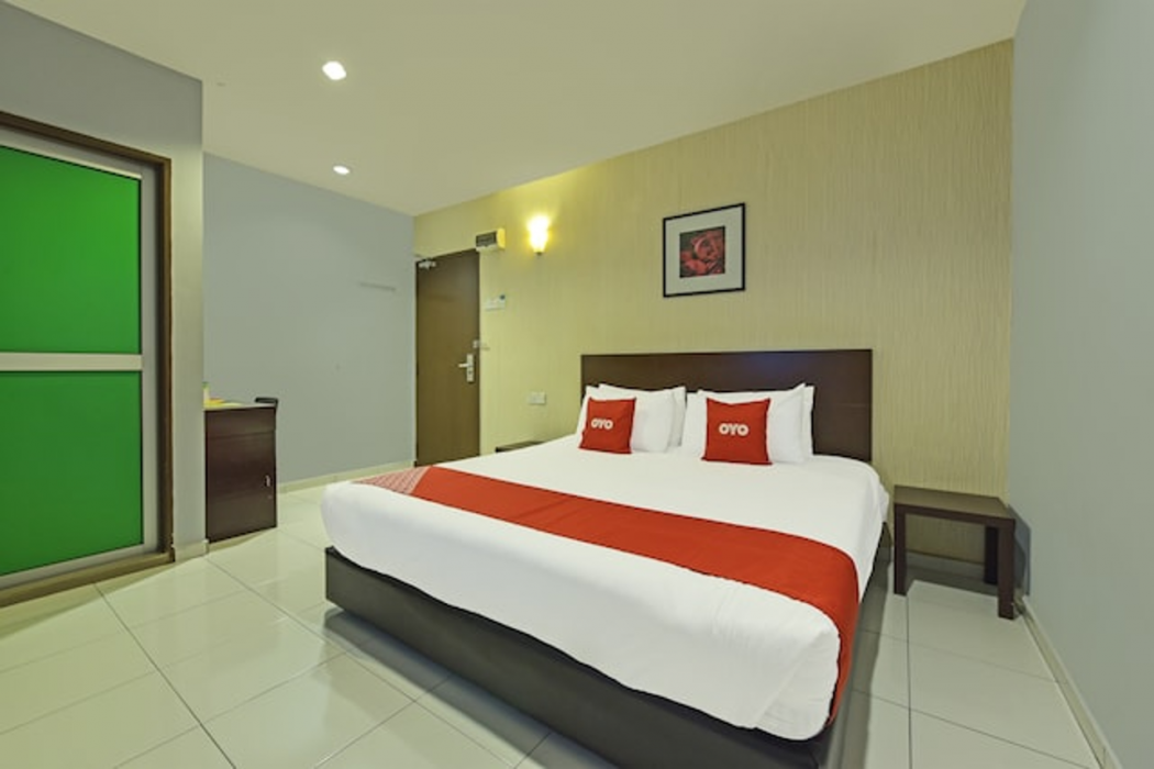 Hotel O M Three Hotel 11/55