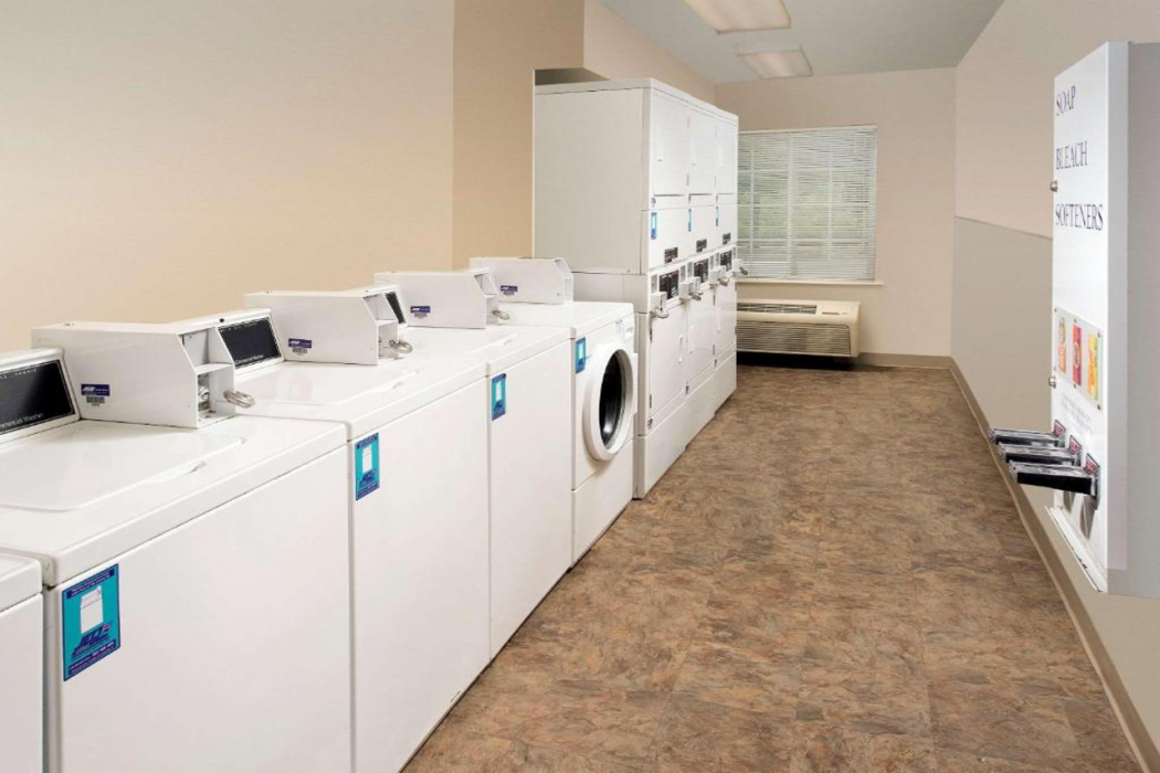 WoodSpring Suites Louisville Clarksville 13/18