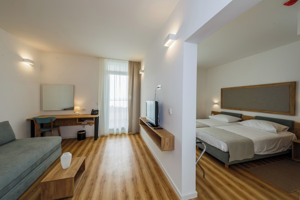 Hotel Medena Block B 11/14