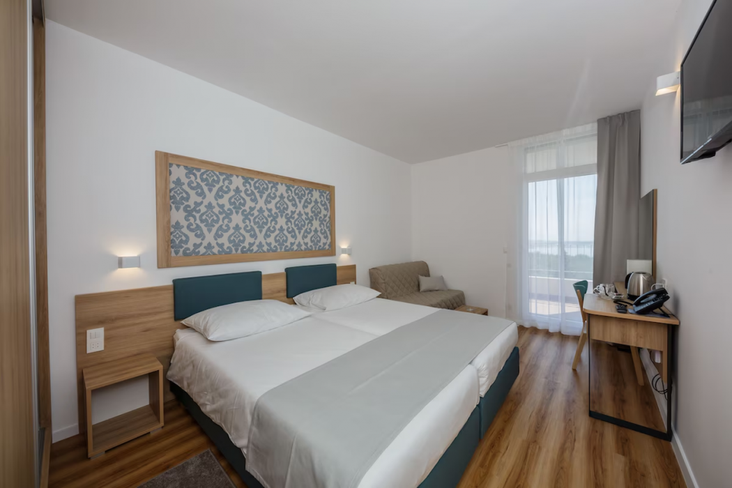 Hotel Medena Block B 7/14