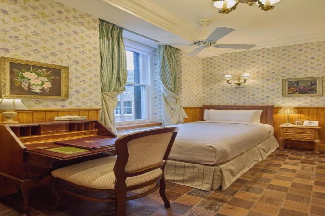 The Ambassador Hotel 写真3