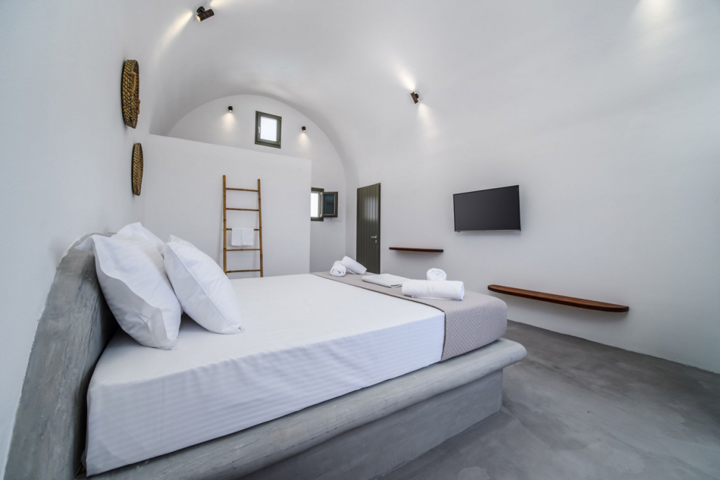 Amethyst Exclusive Suites Oia 22/72