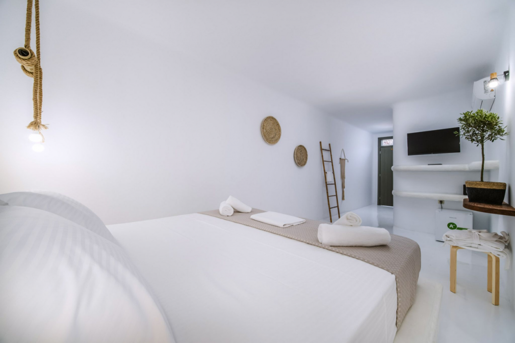 Amethyst Exclusive Suites Oia 19/72